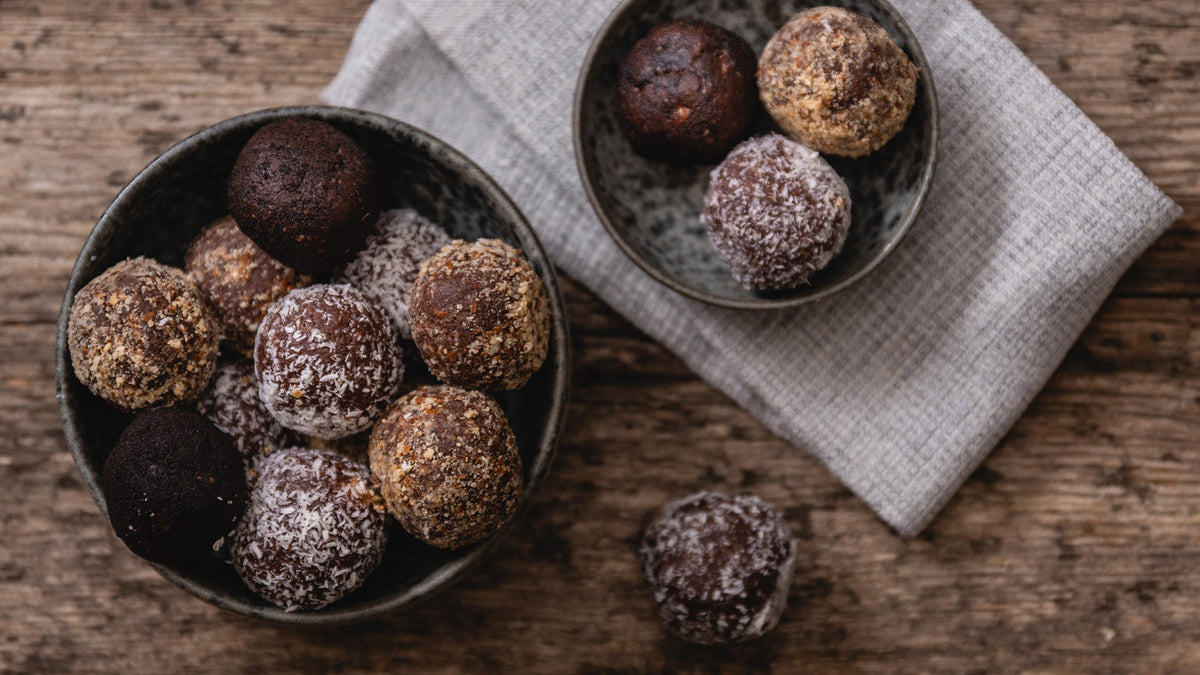 RAW CHOKLADBOLLAR MED MANDEL
