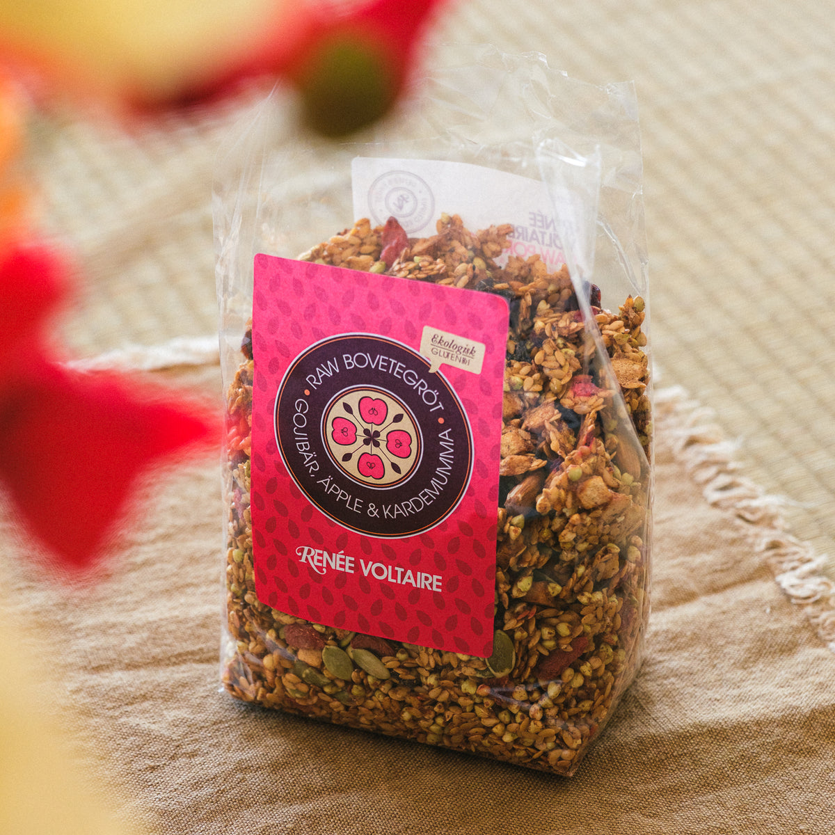 Raw Bovetegröt – Gojibär, Äpple & Kardemumma